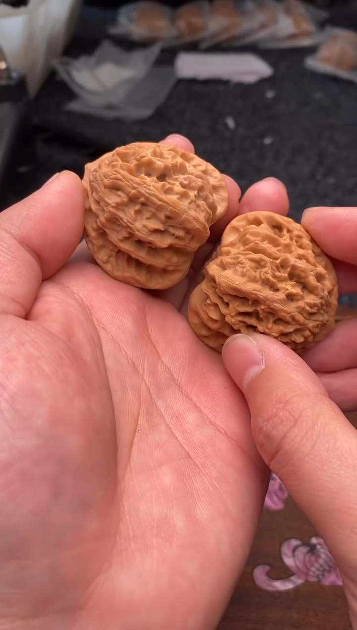 【闪购商品】文玩核桃吊坠G151号42尺霞云岭