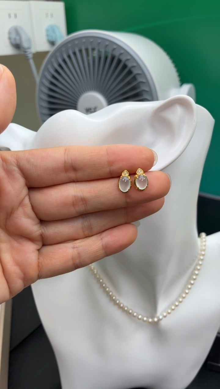 颈饰18K金镶嵌翡翠天然翡翠A货