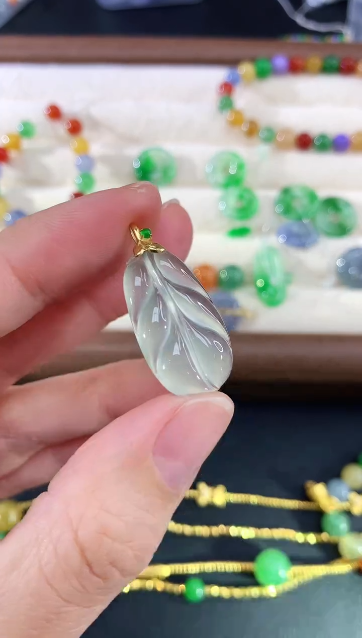 吊坠(不含链)18K金镶嵌翡翠28|2500