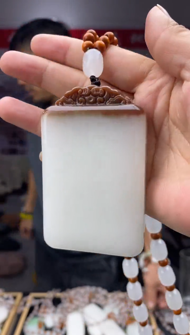 颈饰未镶嵌石英质玉天然玉石未镶嵌颈饰