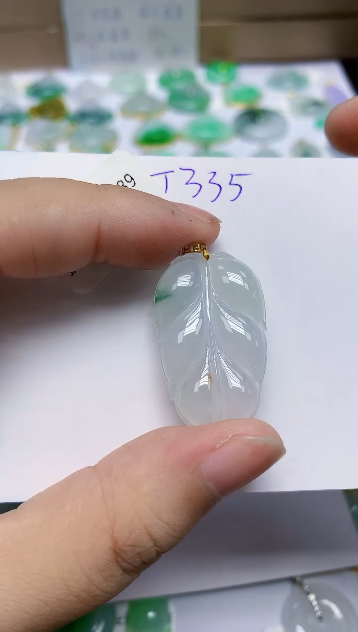 颈饰18K金镶嵌翡翠天然缅甸翡翠A货翡翠百元以上9元证书费自理