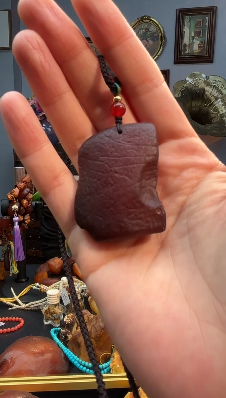 琥珀颈饰未镶嵌吊坠