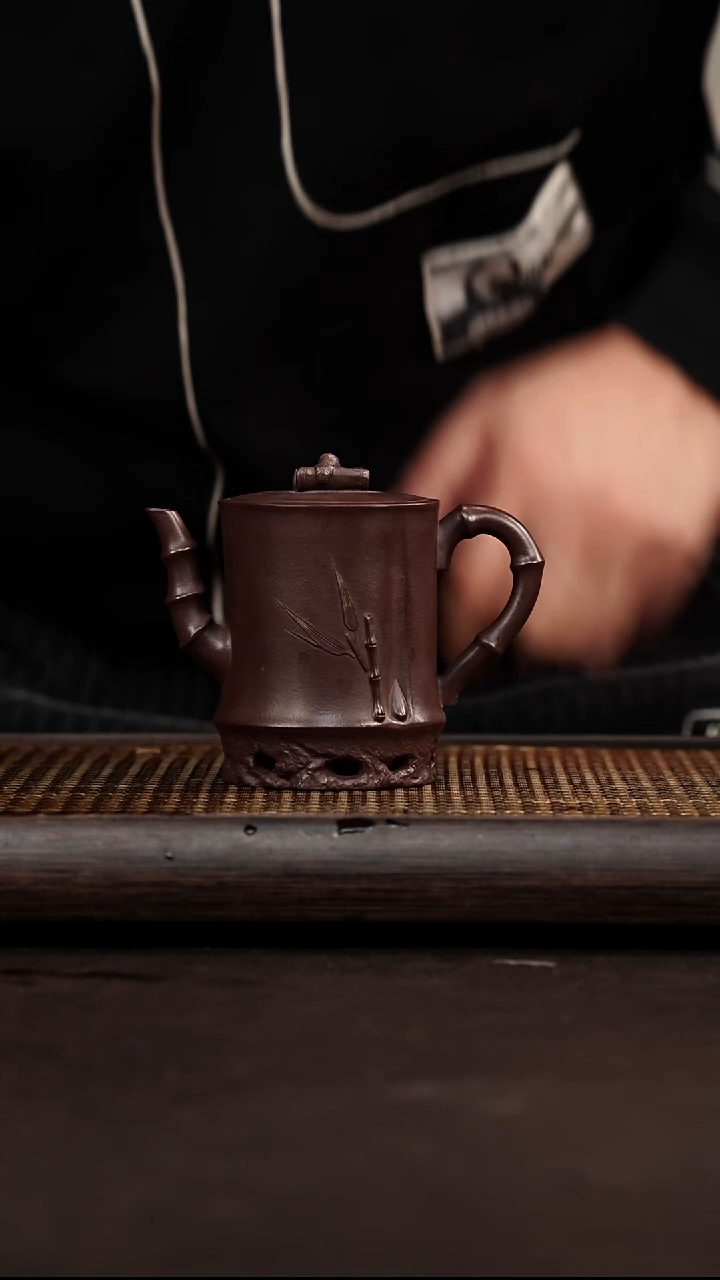 茶壶紫砂宜兴心悦紫砂  老茄皮紫 凌竹
