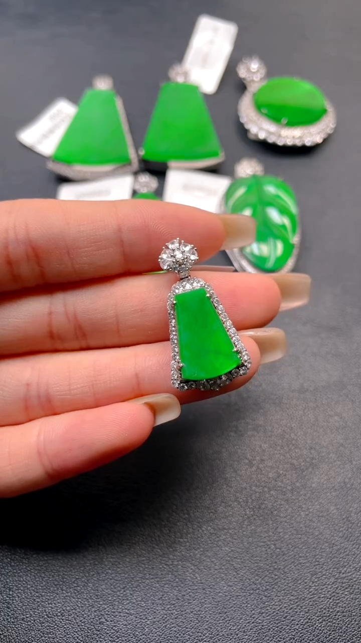 颈饰银S925镶嵌翡翠吊坠