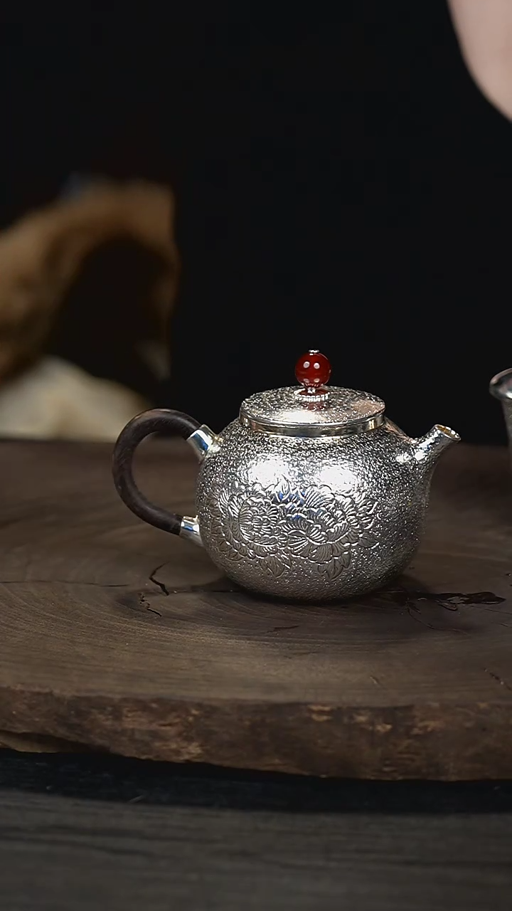 【闪购商品】1手工牡丹银壶+配1牡丹银杯