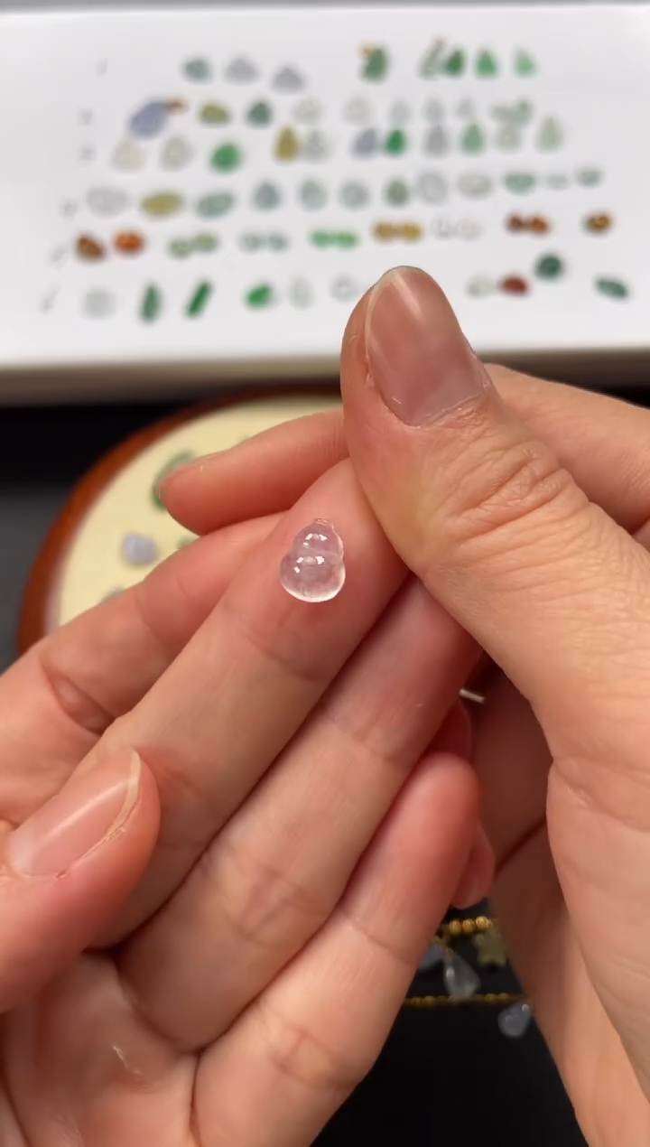 吊坠(不含链)18K金镶嵌翡翠一个JK716