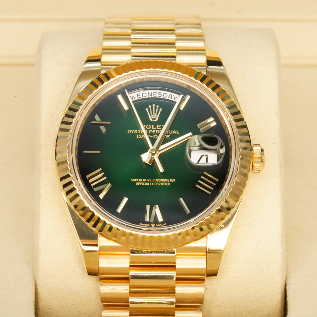 95新 Rolex/劳力士 24年星期日历型228238烟熏绿男士经典机械腕表