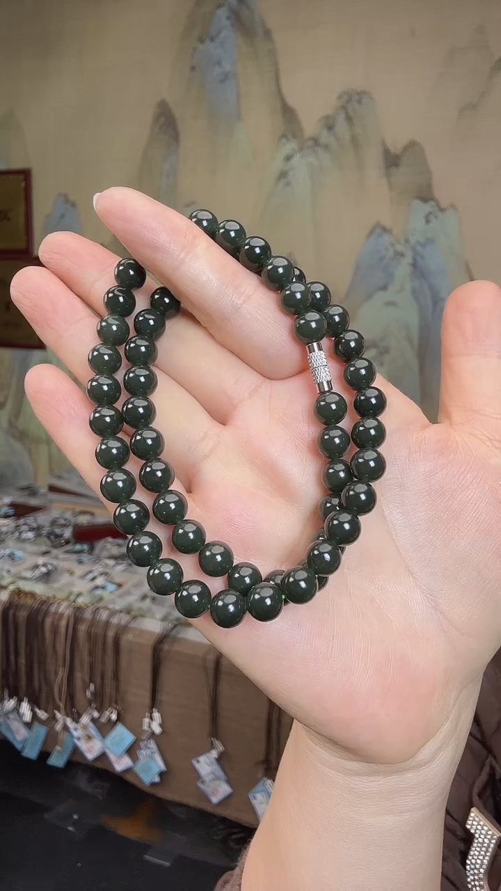 颈饰未镶嵌和田玉.