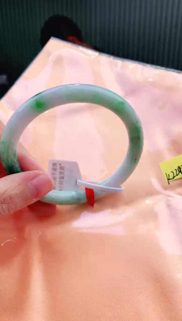 未镶嵌手镯翡翠美***?58