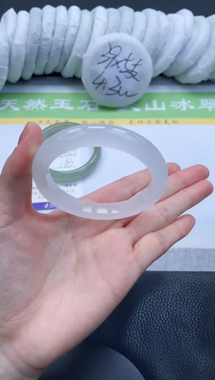 【闪购商品】石英质玉手镯未镶嵌A256-56+