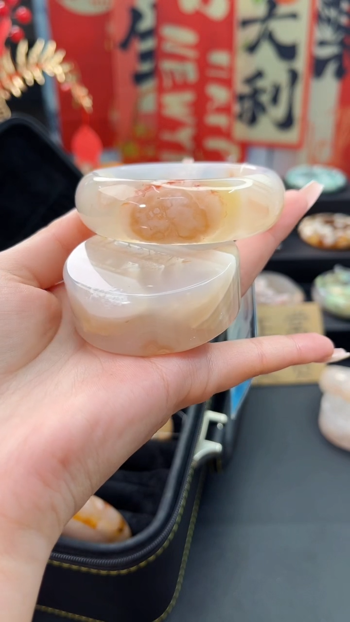 【闪购商品】石英质玉手镯未镶嵌赠送镯心（55圈口）