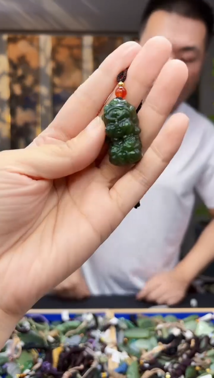 和田玉未镶嵌挂件拍一发一