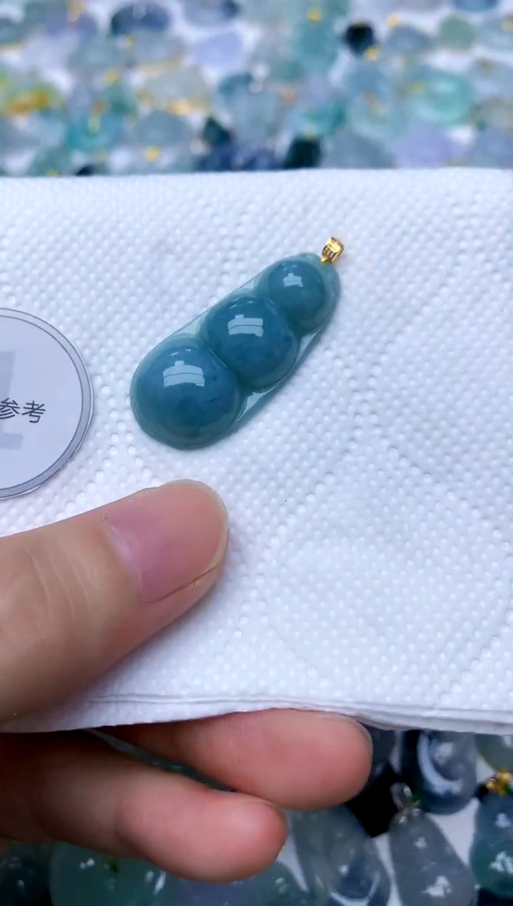 颈饰18K金镶嵌翡翠天然A货翡翠