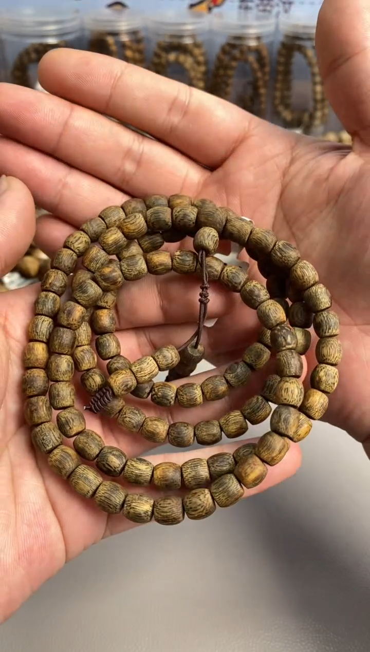 沉香手串海南红金猊老型长串沉水虫漏0.7多样性发其一