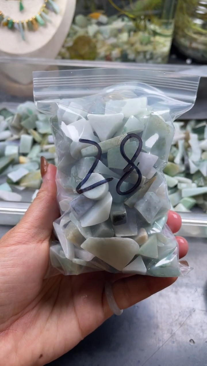 配石翡翠天然翡翠小号500克28