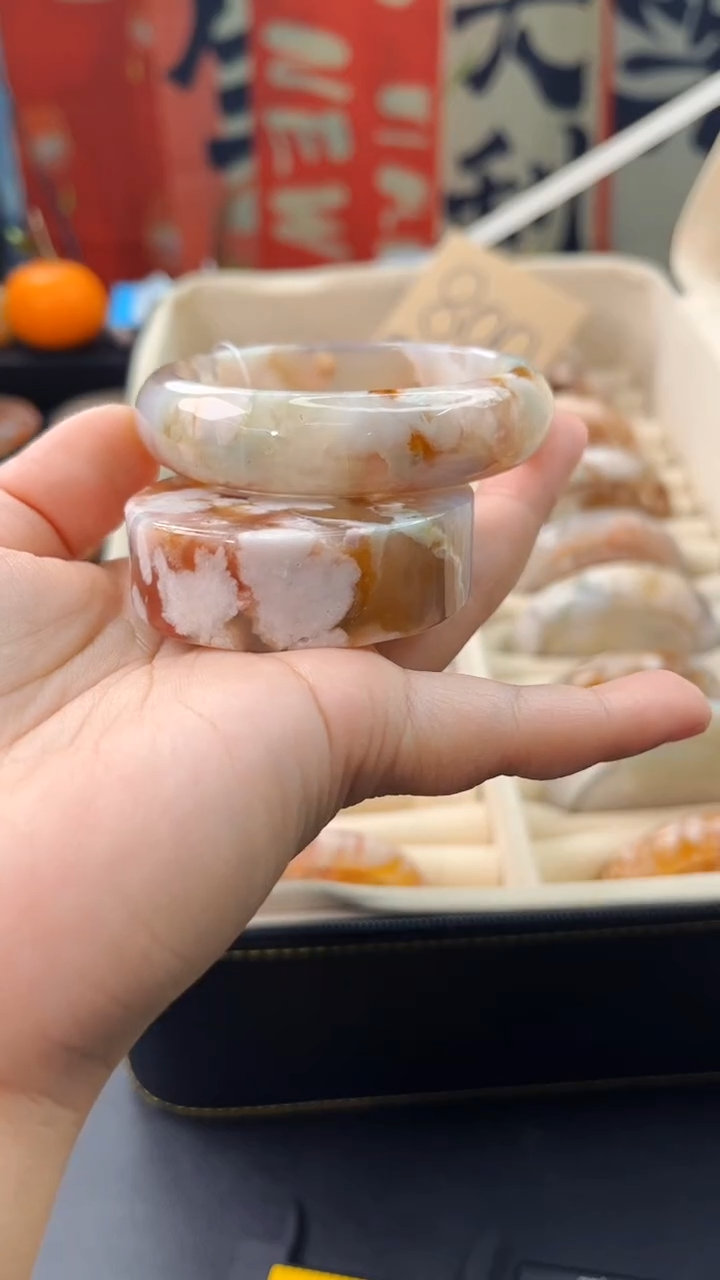 【闪购商品】石英质玉手镯未镶嵌赠送镯心（55圈口）