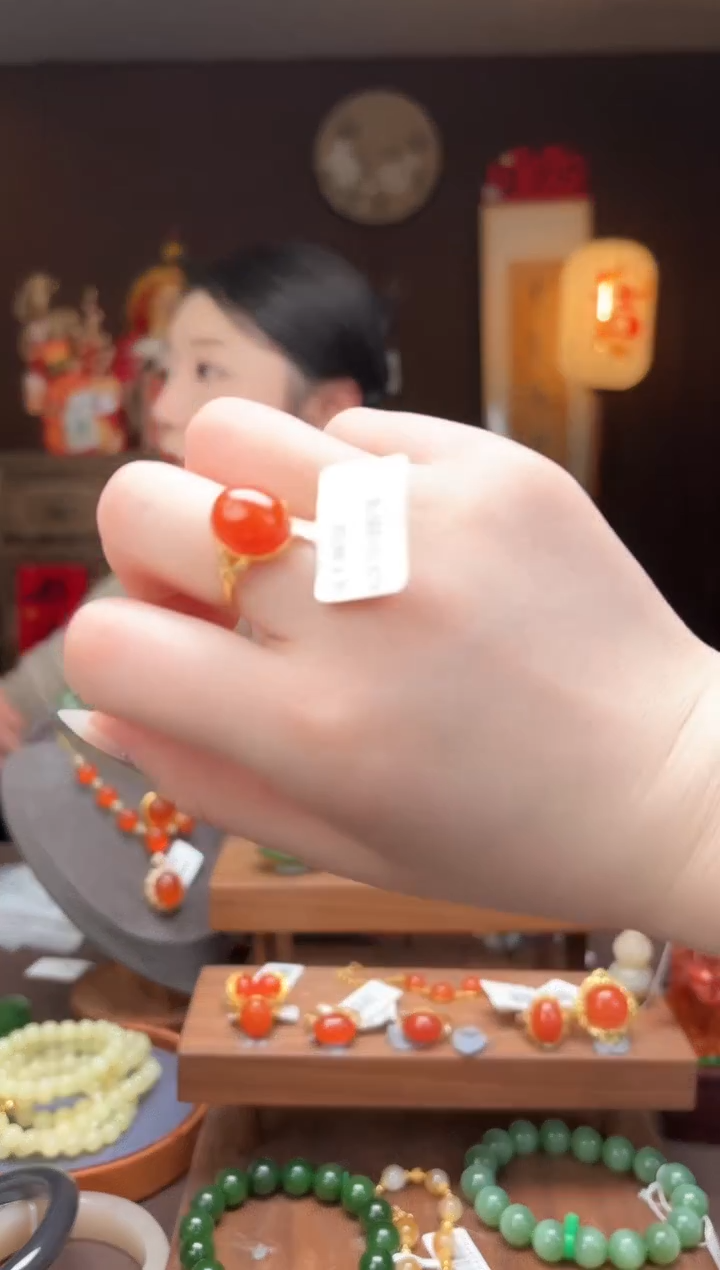 【闪购商品】南红玛瑙FF4戒指18K金镶嵌-