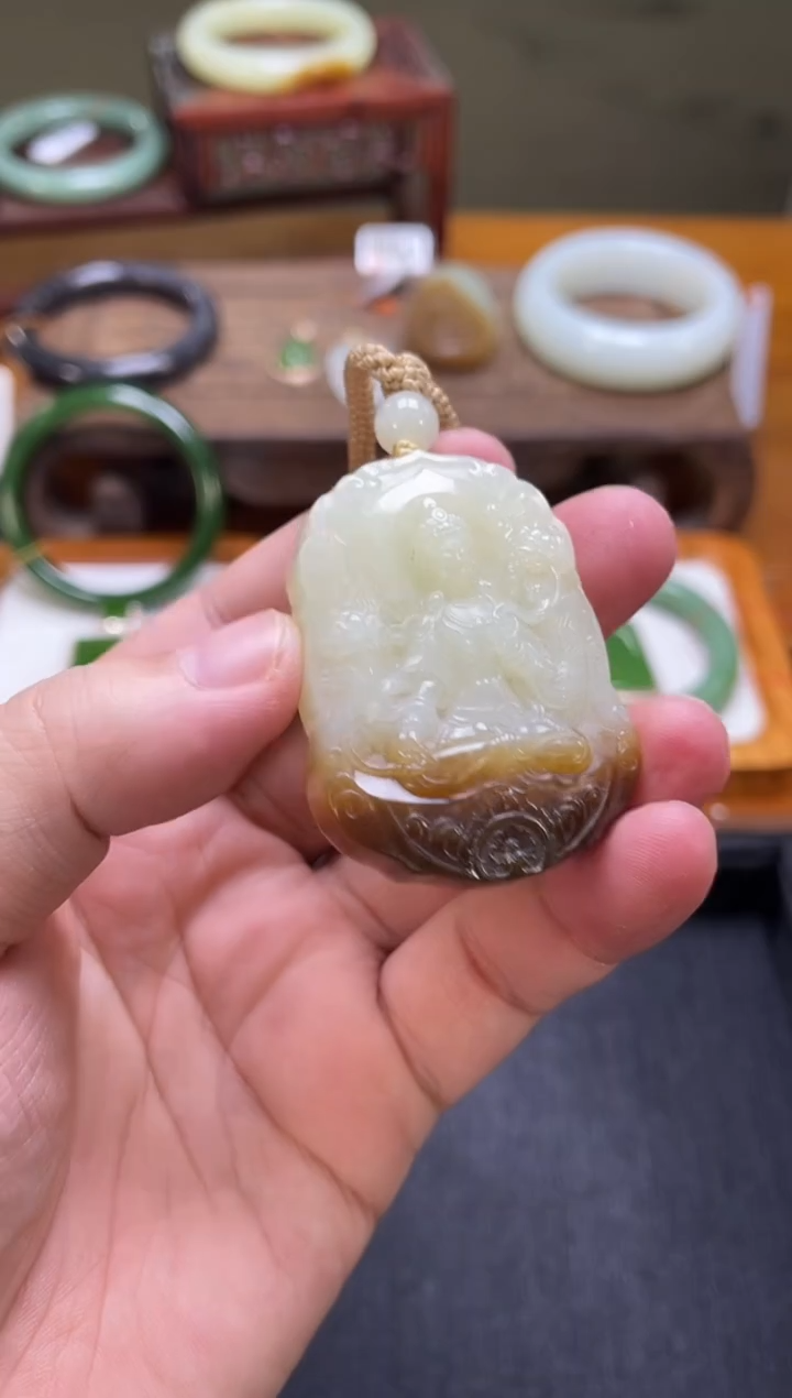 吊坠(不含链)未镶嵌和田玉俄料糖白 观音 