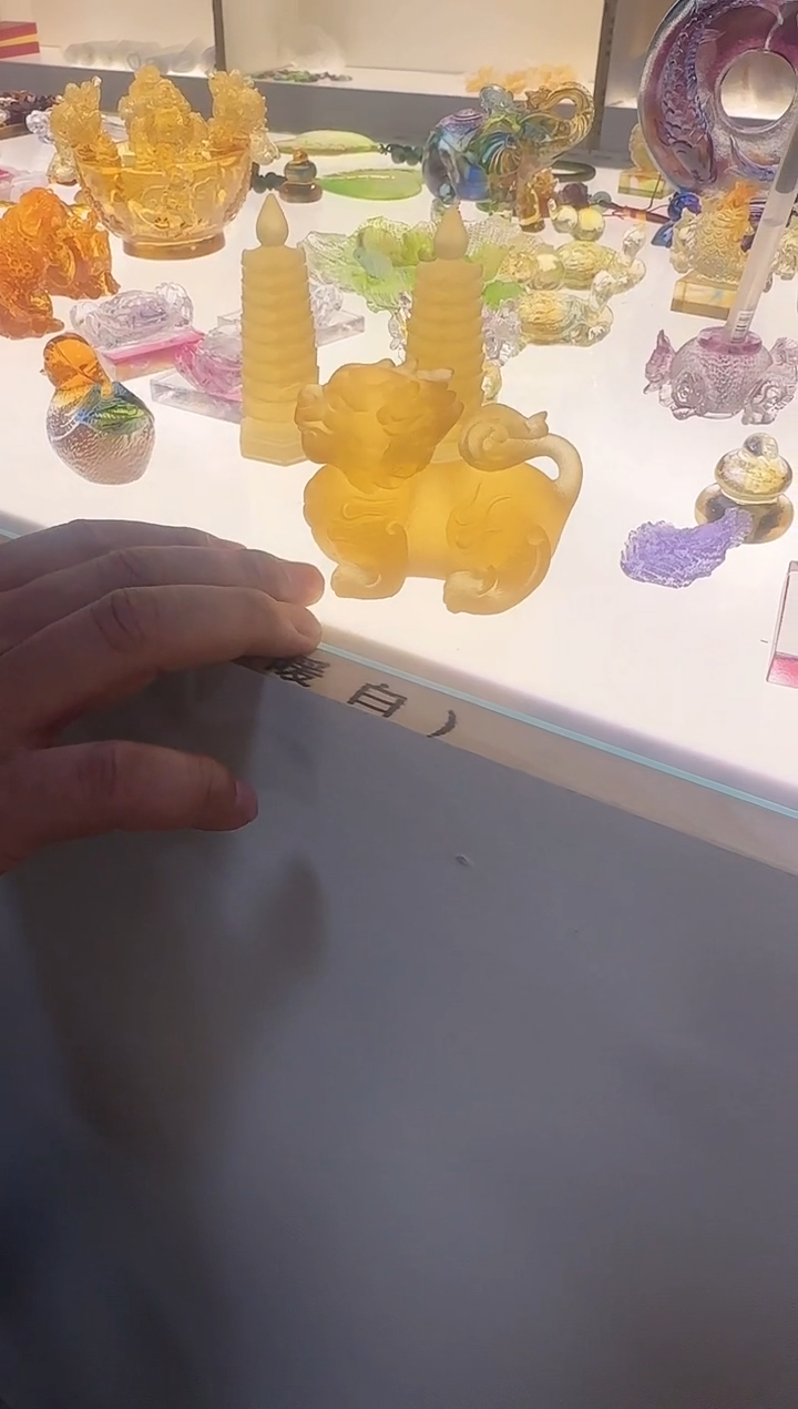 手工艺品琉璃小麒麟