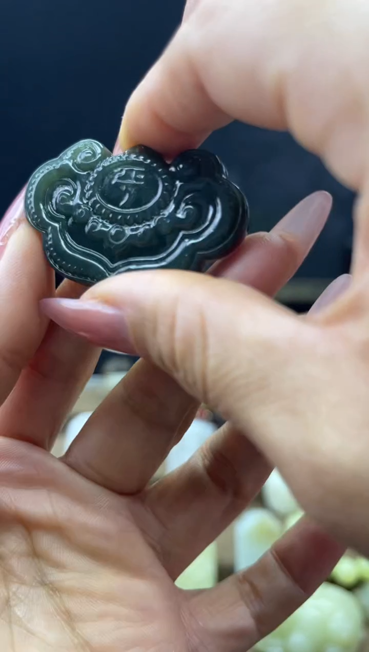 颈饰未镶嵌和田玉1