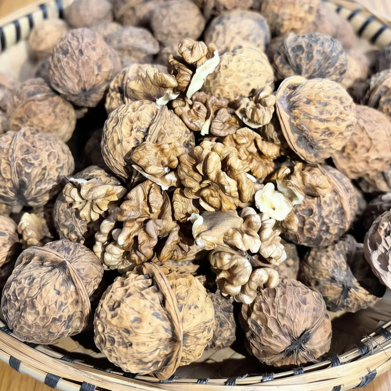 贵州特产薄皮核桃新鲜薄皮多油原味老品种香甜