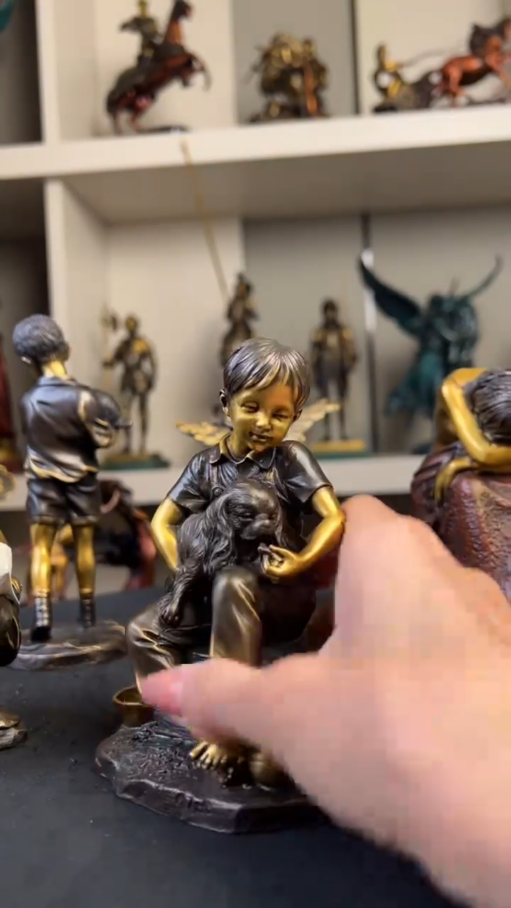 精铜材质 精美雕塑