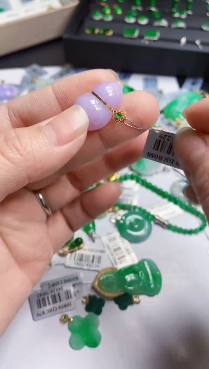 【闪购商品】翡翠颈饰18K金镶嵌吊坠