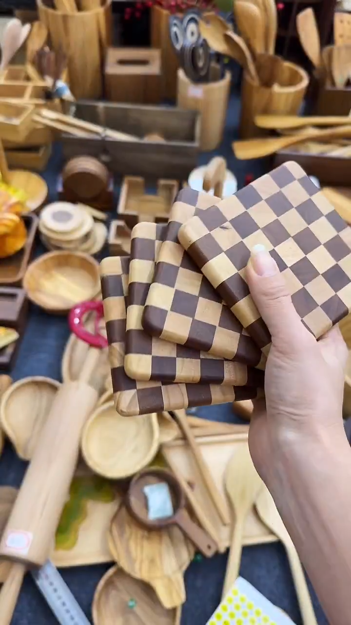 棋盘格4个不退不换
