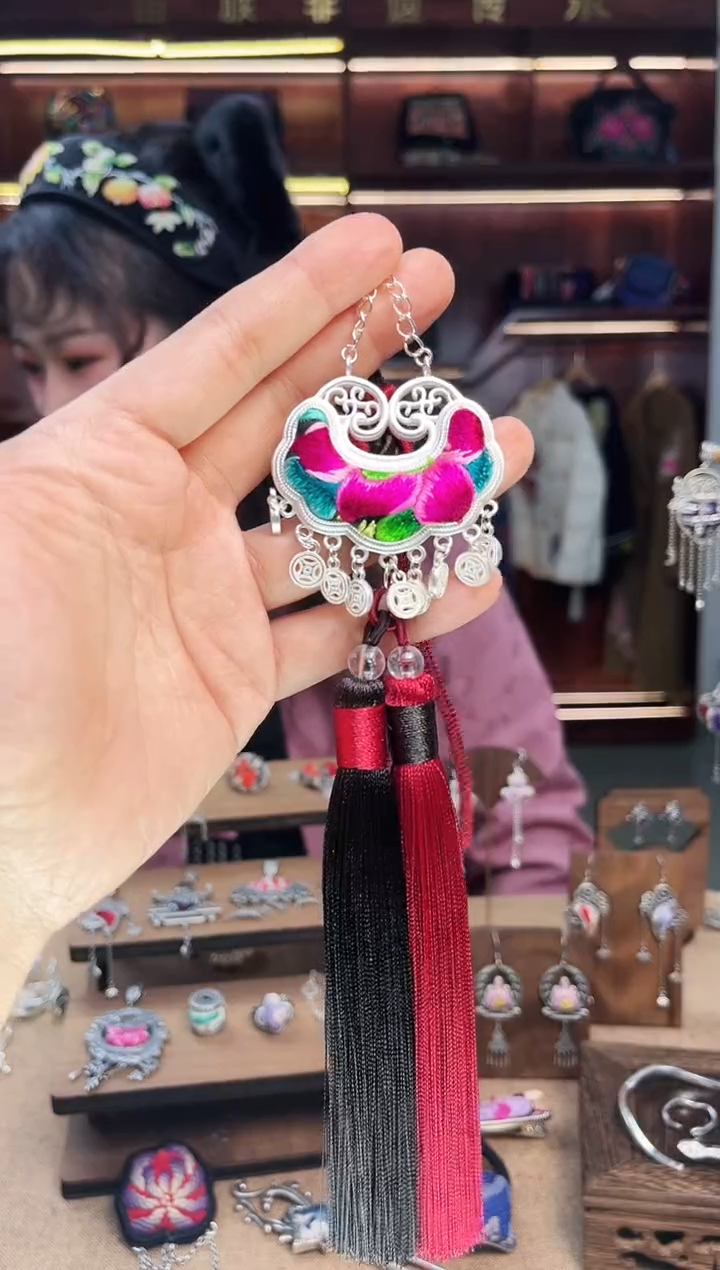 【闪购商品】织绣1980黔东南苗族刺绣