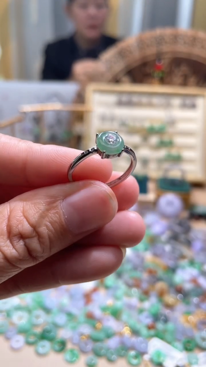 【闪购商品】翡翠颈饰未镶嵌平安扣