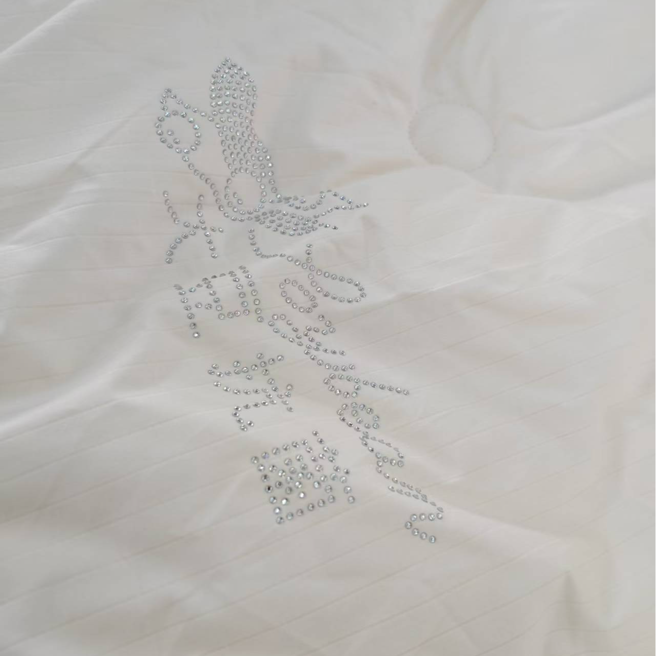 白色提花大豆单人春秋被20%大豆纤维155*210cm