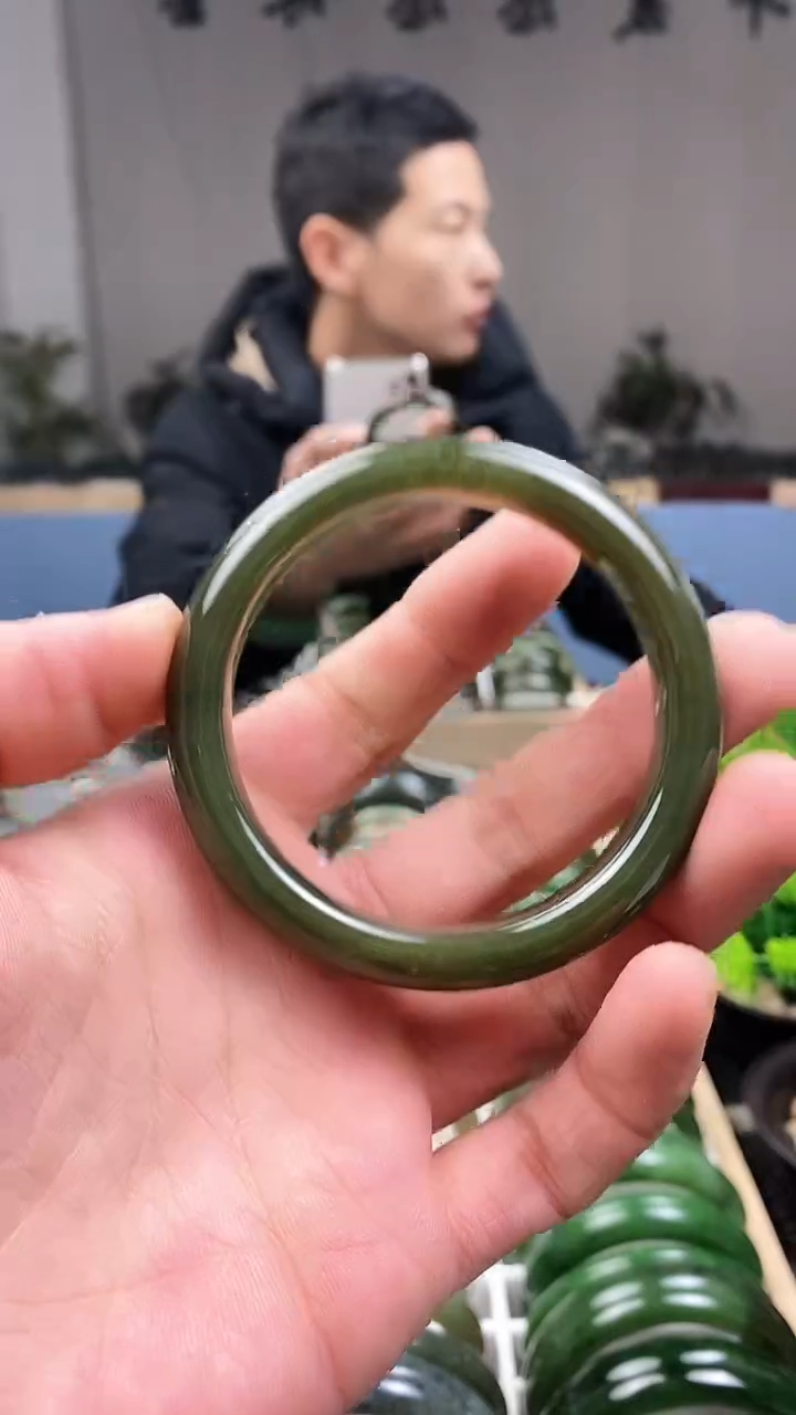 【闪购商品】和田玉手镯未镶嵌56.6