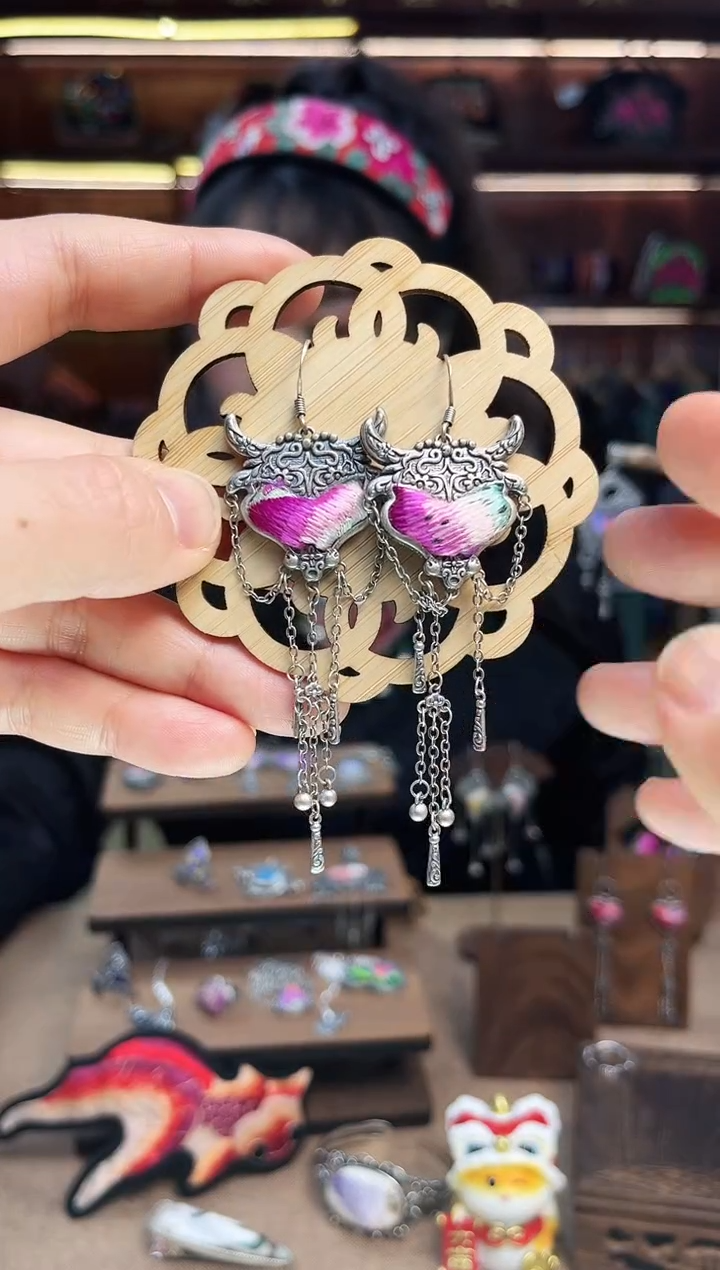 【闪购商品】织绣1768黔东南苗族刺绣