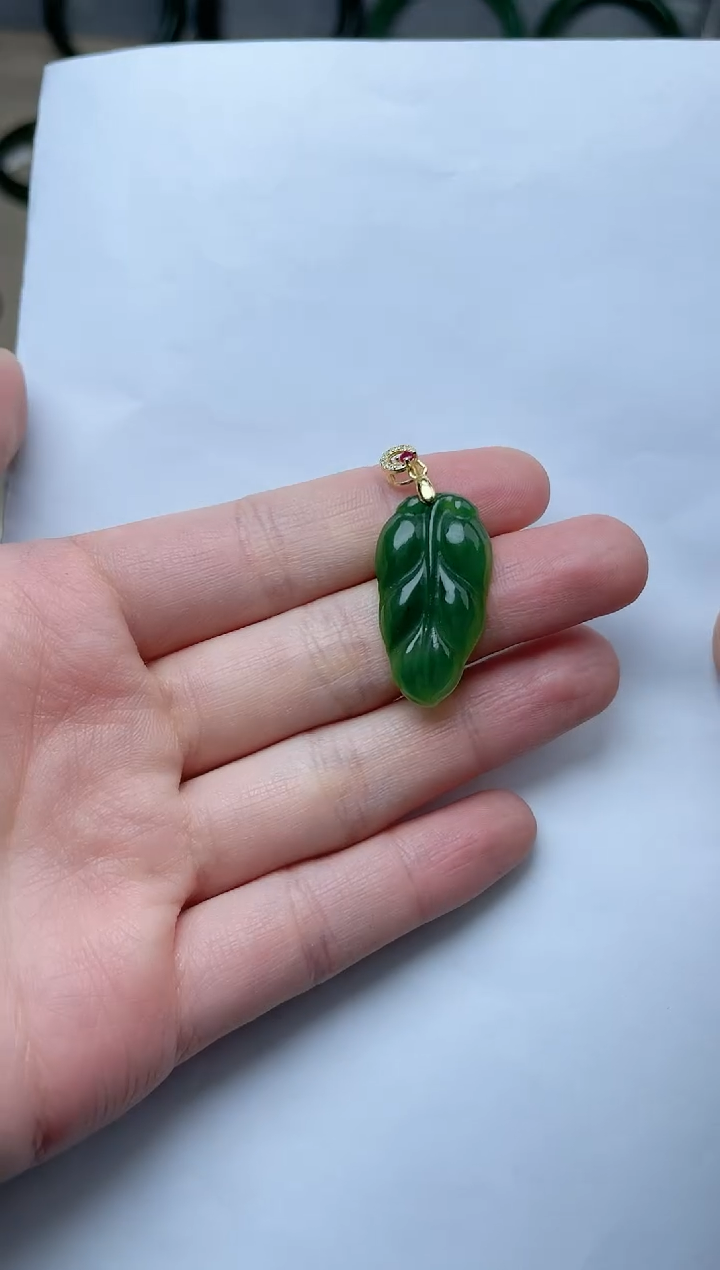 【闪购商品】和田玉颈饰银S925镶嵌叶子kk