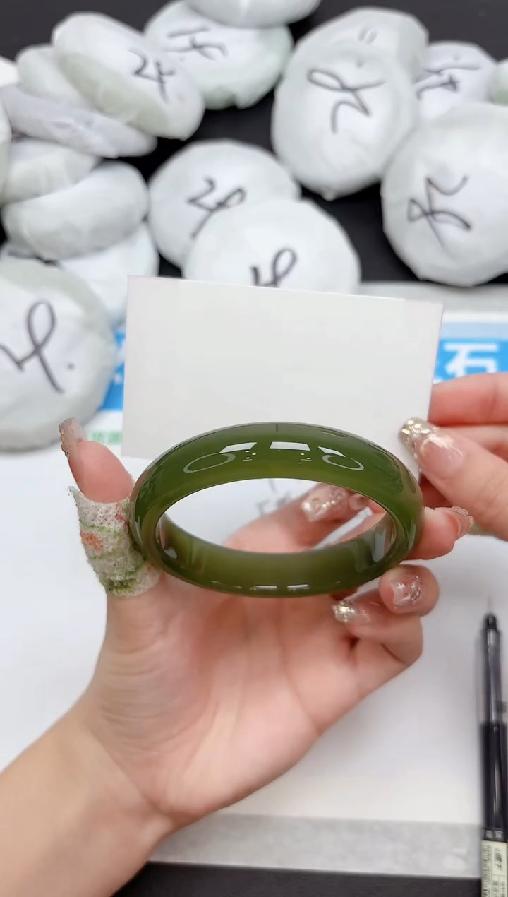 未镶嵌手镯石英质玉190-59.3