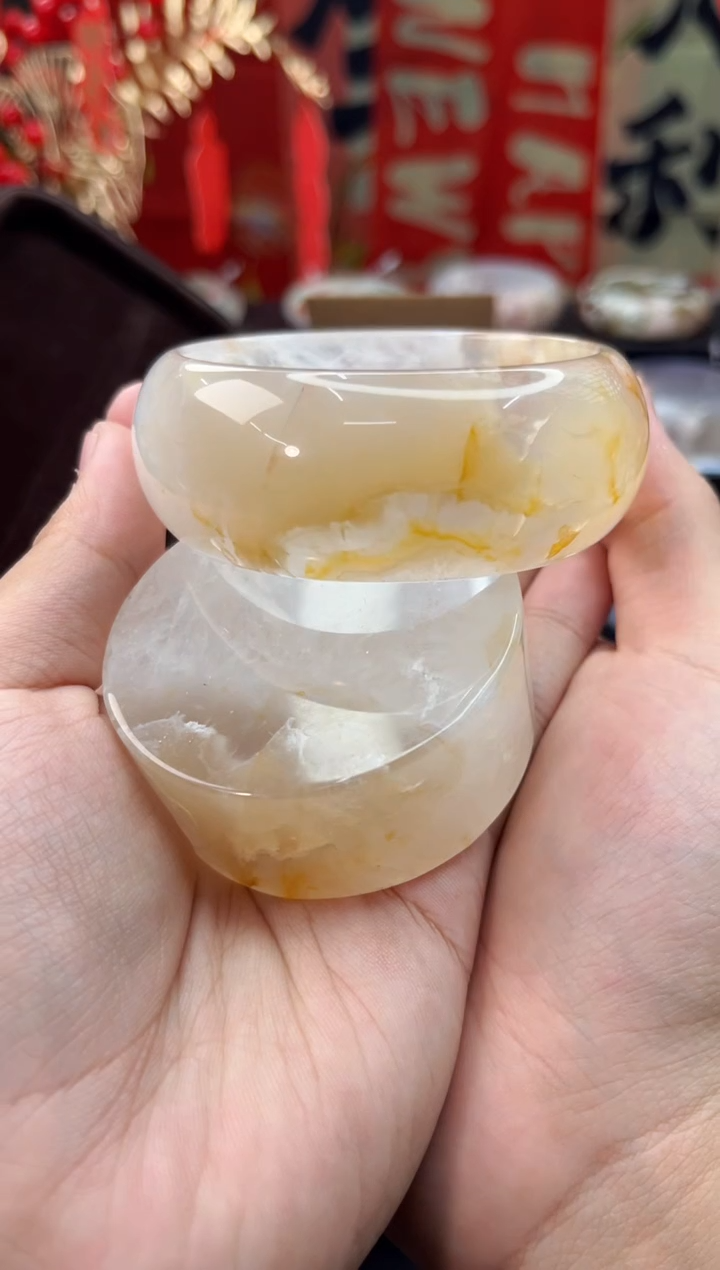 【闪购商品】石英质玉手镯未镶嵌赠送镯心（62圈口）