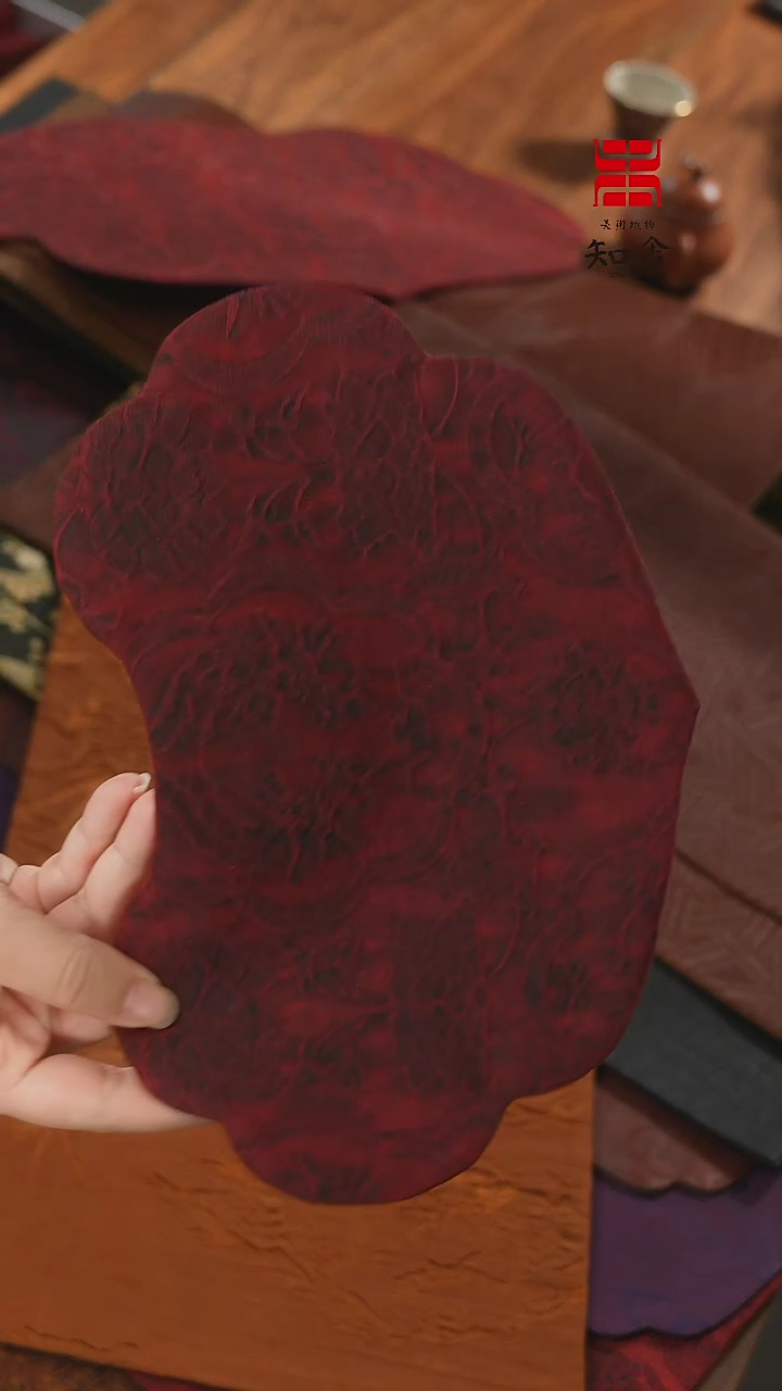 【闪购商品】织绣壶承············