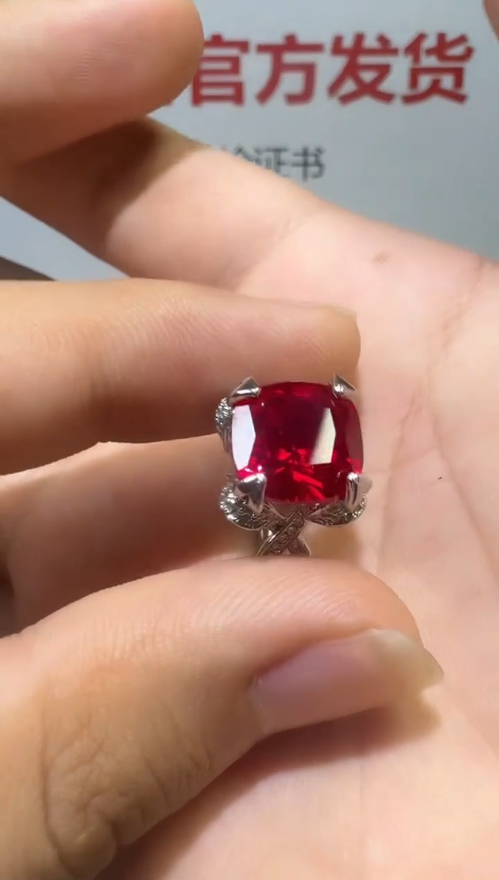 18K金镶嵌戒指红宝石2