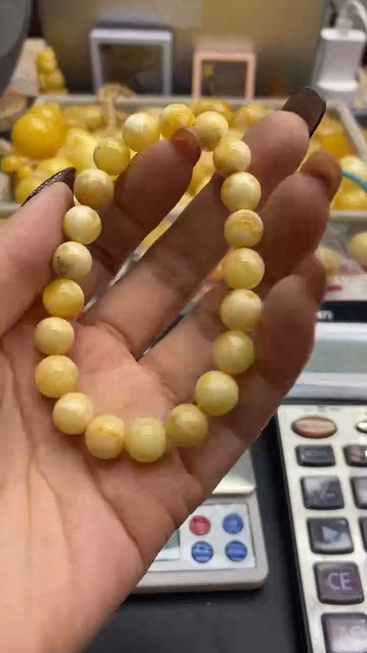 琥珀未镶嵌珠宝奇石40