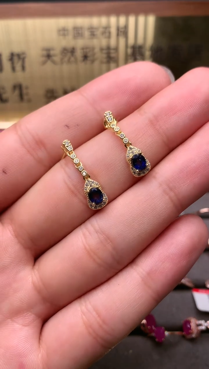 【闪购商品】蓝宝石耳饰银S925镶嵌........