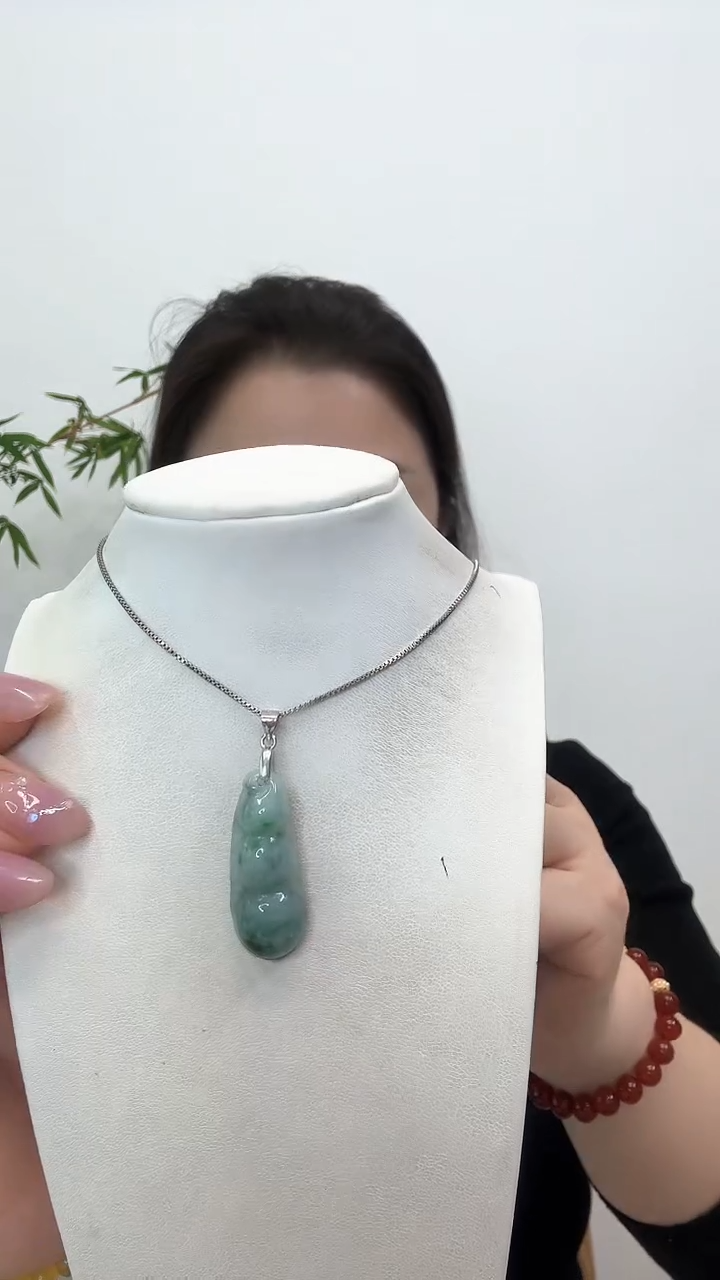 【闪购商品】翡翠颈饰银S925镶嵌小福豆赠合金链