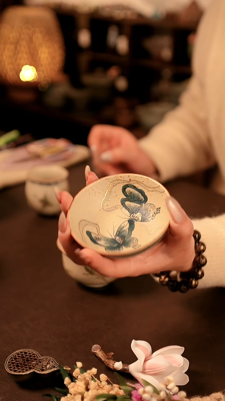 【闪购商品】闪购冲冲冲 青花蝴蝶兰花普洱杯