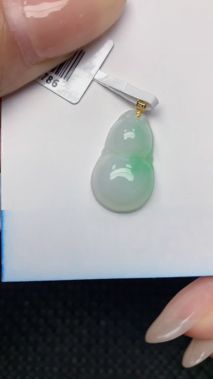 翡翠18K金镶嵌颈饰天然翡翠a货