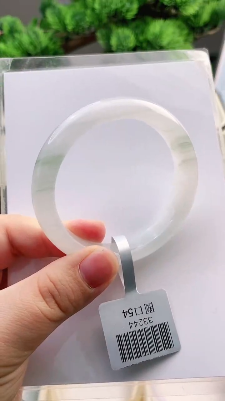 【闪购商品】石英质玉手镯未镶嵌54