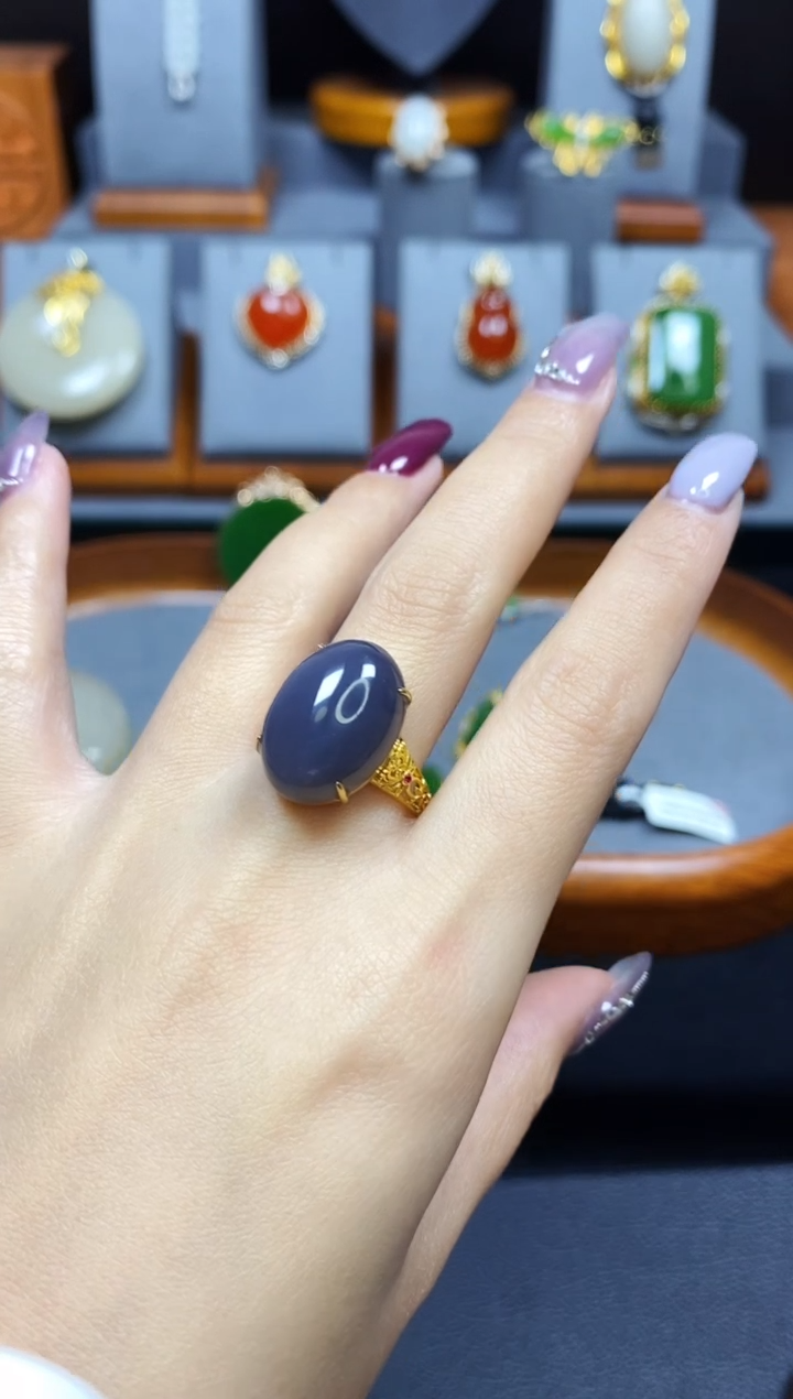 【闪购商品】和田玉烟紫蛋面戒指18K金镶嵌*