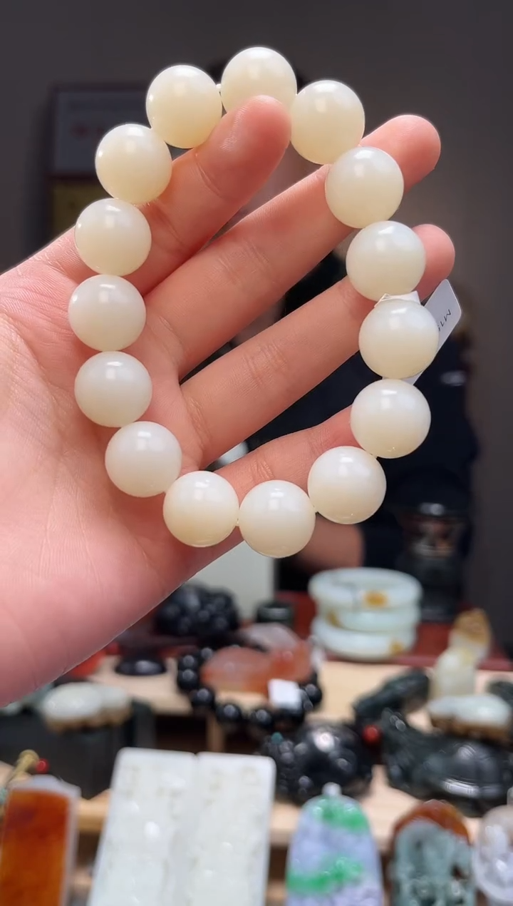 颈饰未镶嵌和田玉包**?手串