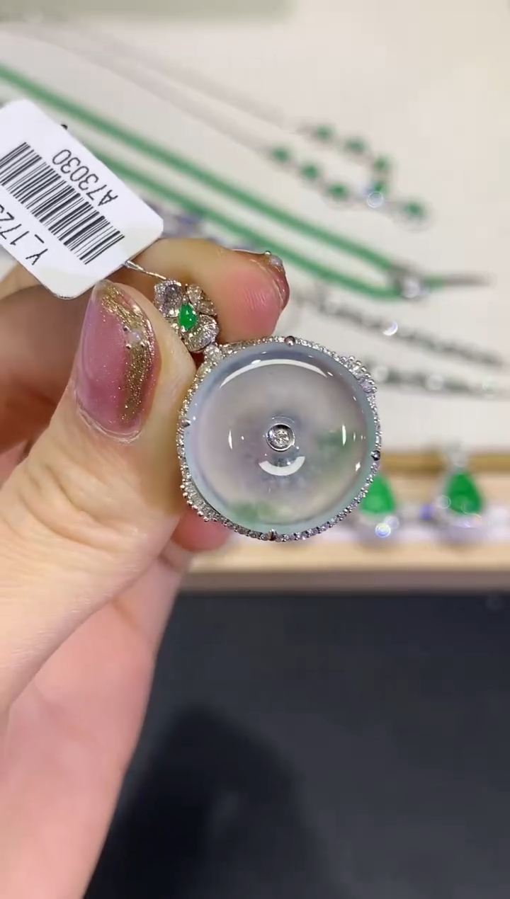 【闪购商品】翡翠颈饰18K金镶嵌团购30