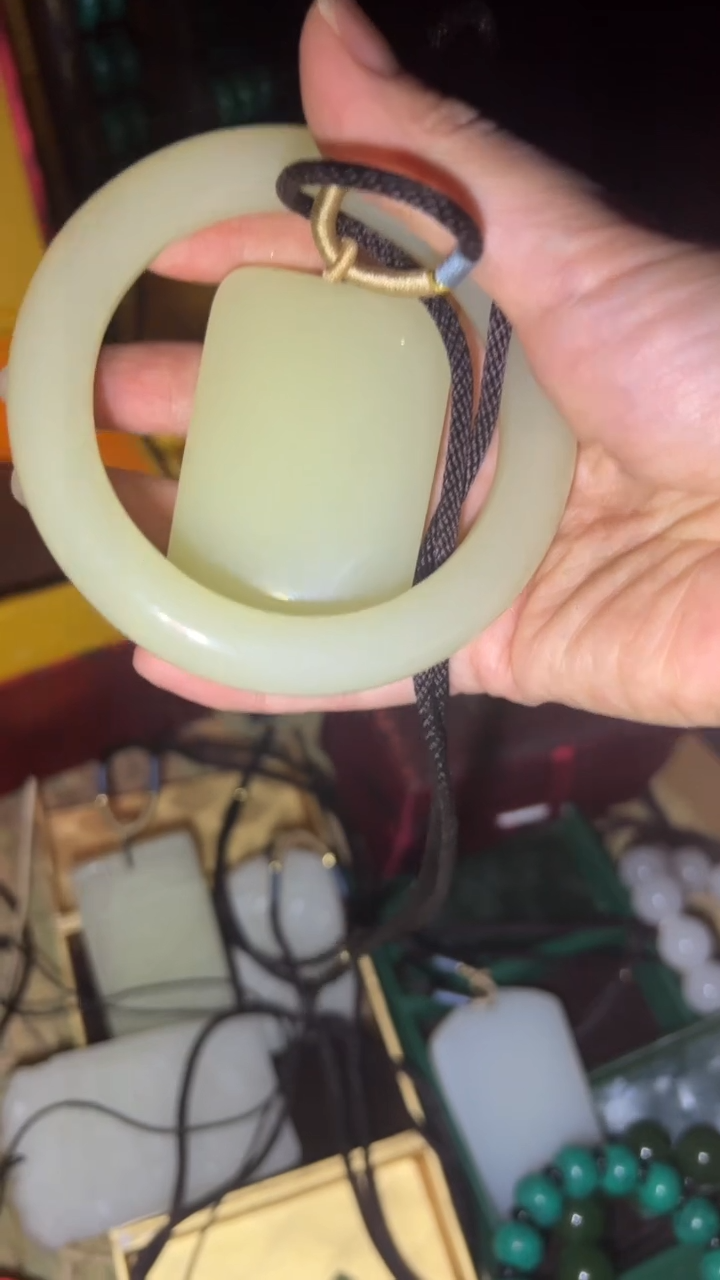 和田玉手镯未镶嵌闪购高端商品链接