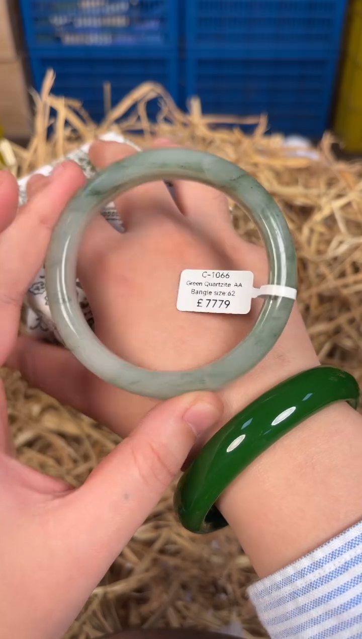未镶嵌手镯石英质玉C1066