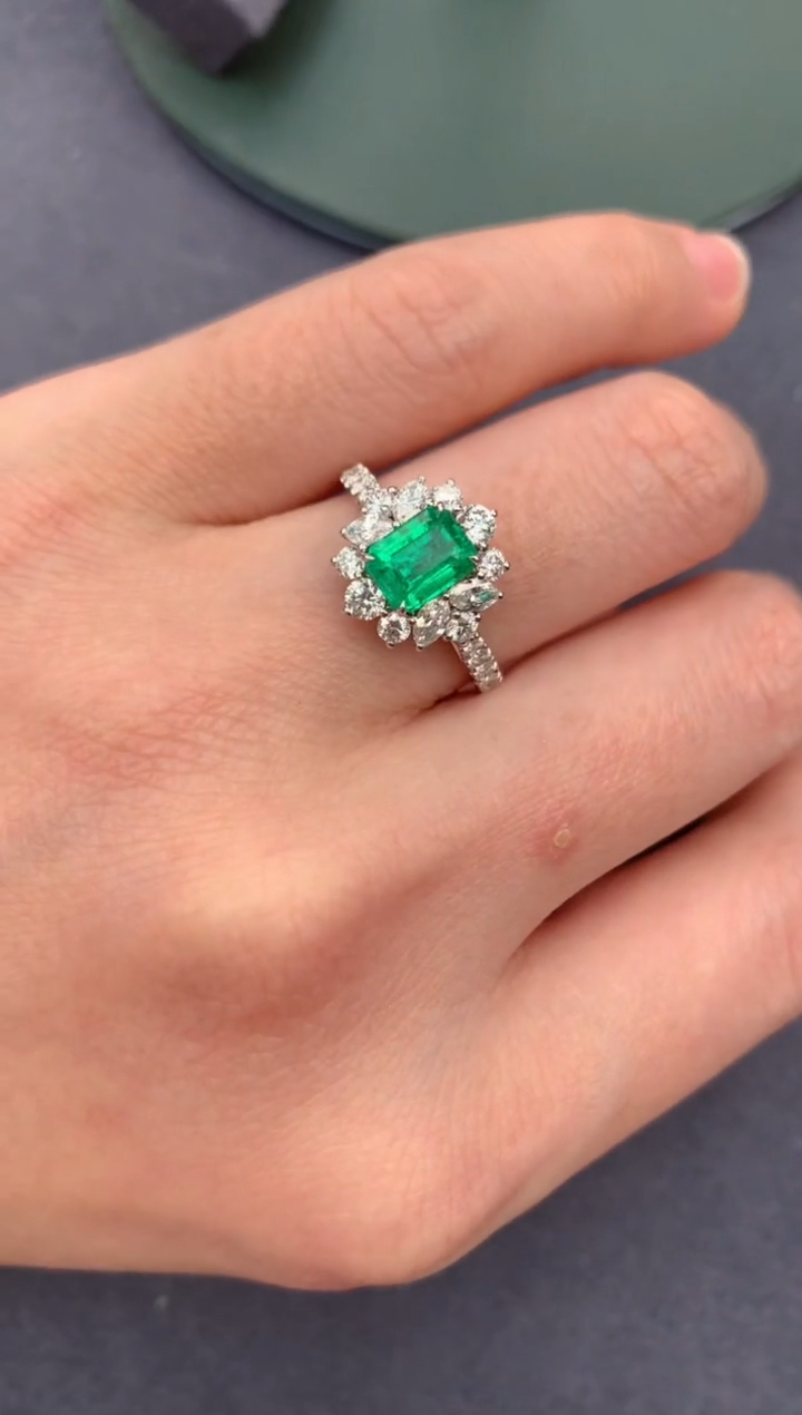 【闪购商品】祖母绿戒指18K金镶嵌1ct祖母绿戒指